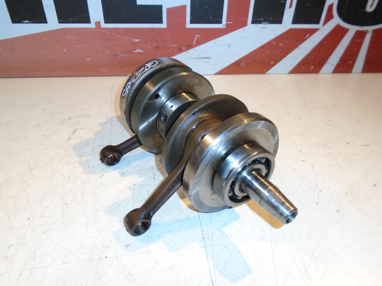 Kawasaki GPZ305 Engine Crankshaft & Conrods