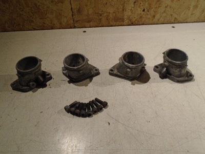 Yamaha FZR1000RU Carb To Engine Inlets