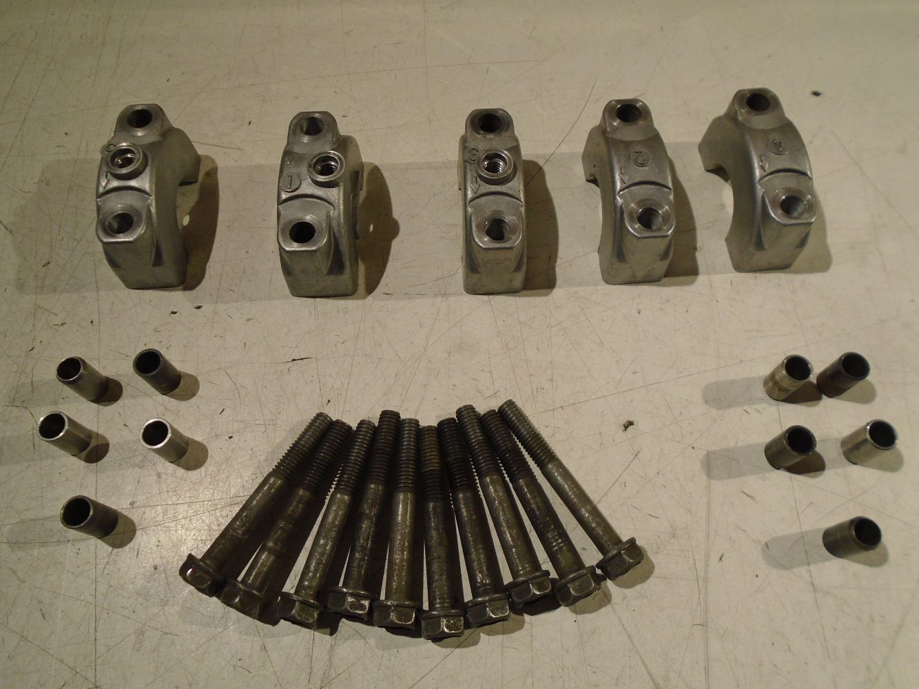 Kawasaki GPZ900R Exhaust Camshaft Clamps