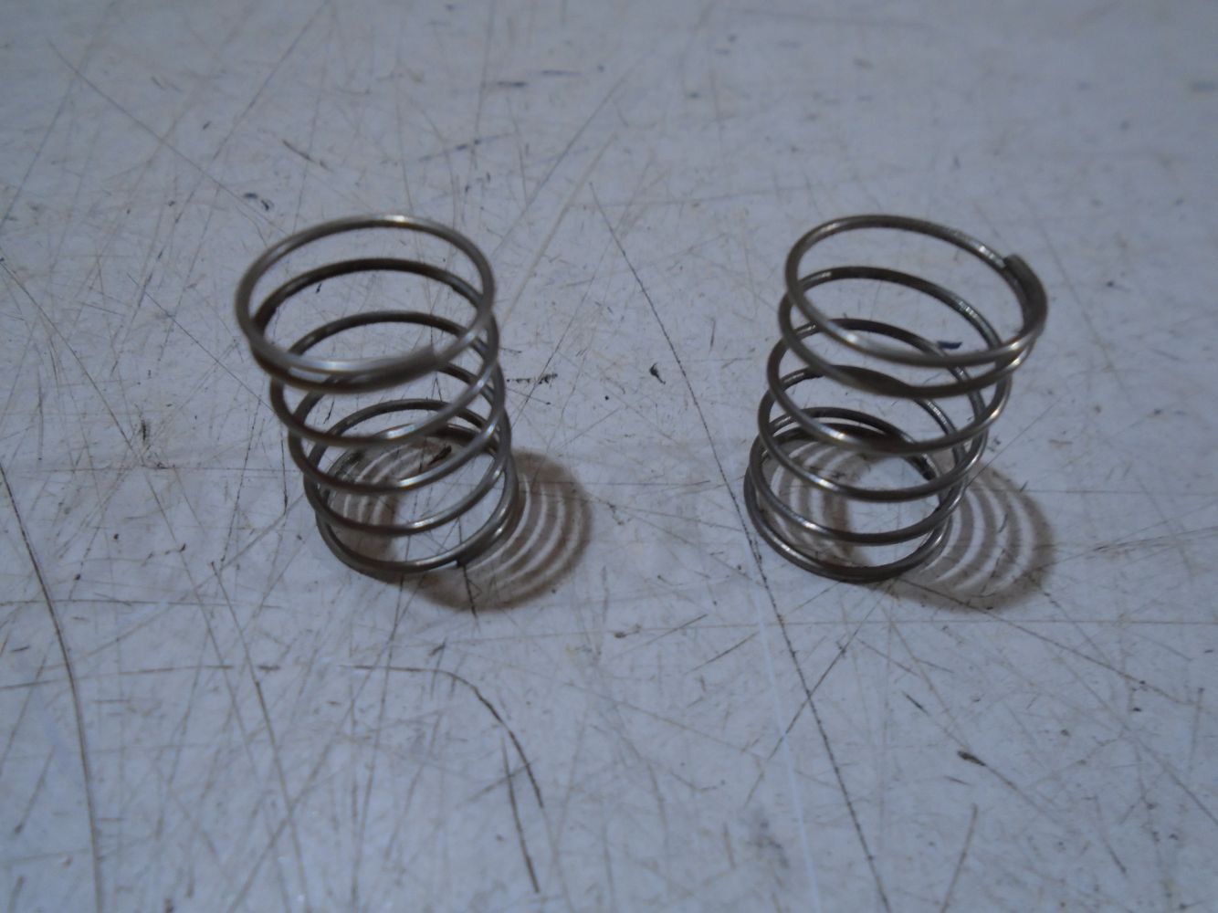 Kawasaki GPZ900R Carb Body Joining Springs GPZ900 Carburettor