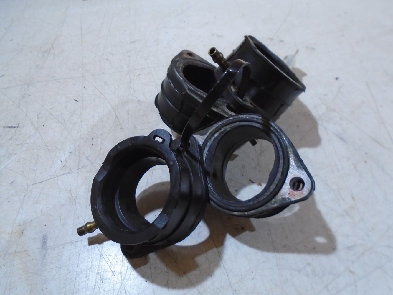 Kawasaki ZX10B Tomcat Carb To Engine Inlet Rubbers