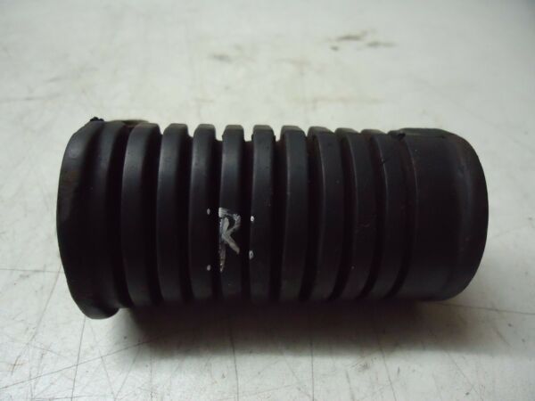 Suzuki GS550E Front Footrest