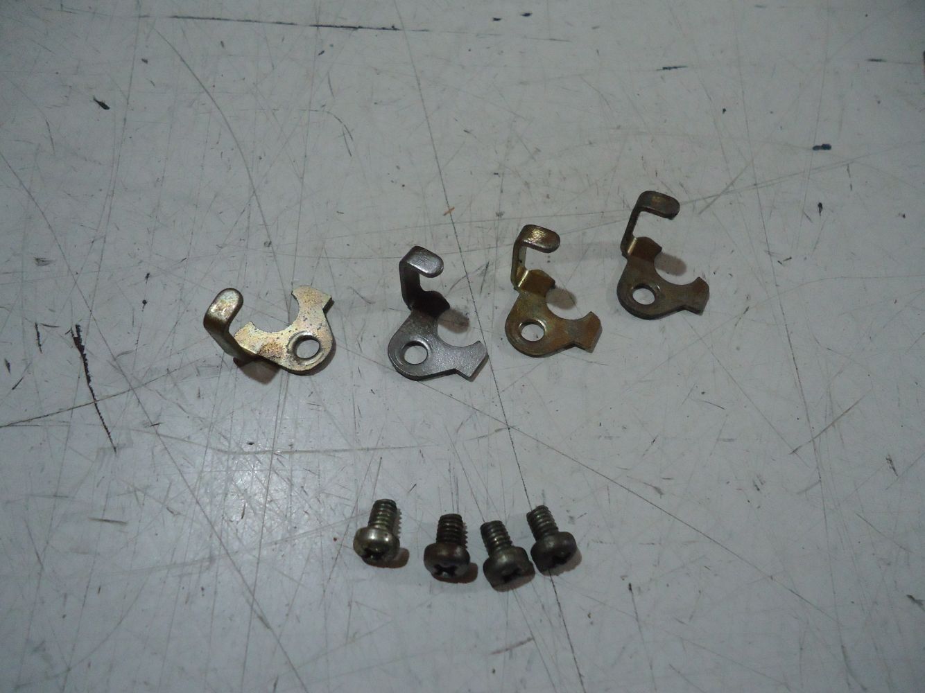 Suzuki GS750 Carb Float Valve Seat Lock Plates GS750 Carburettor