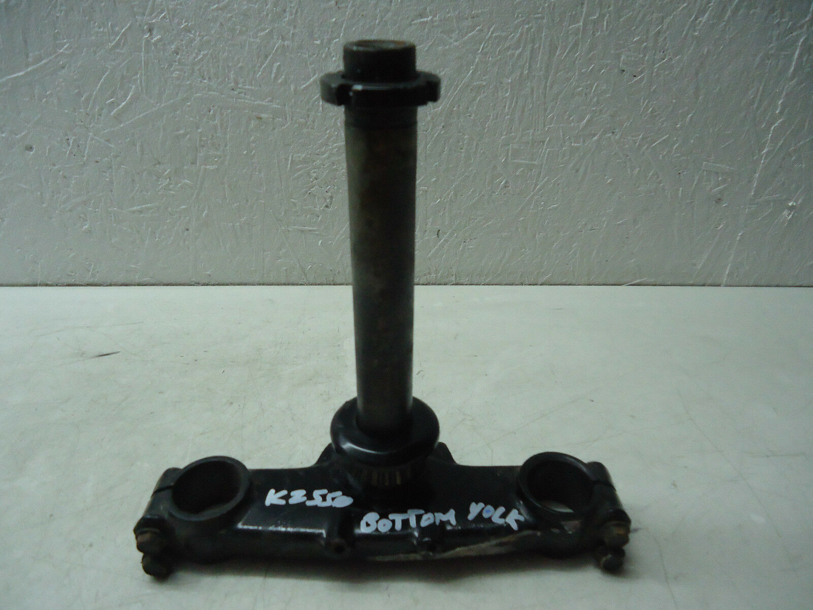 Kawasaki KZ550 Lower Fork Yoke