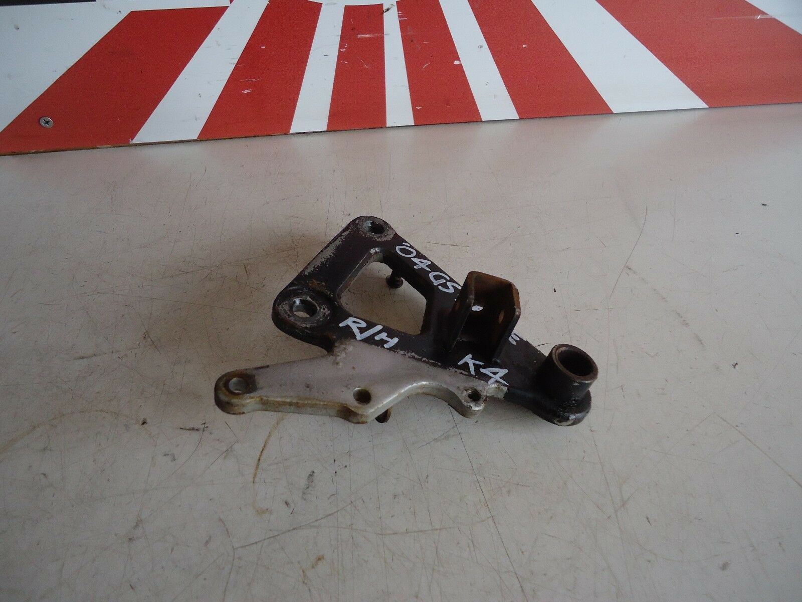 Suzuki GS500E Rear Footrest Hanger
