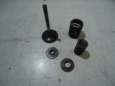 Yamaha XV1000 Virago Engine Inlet Valve XV1000 Valves