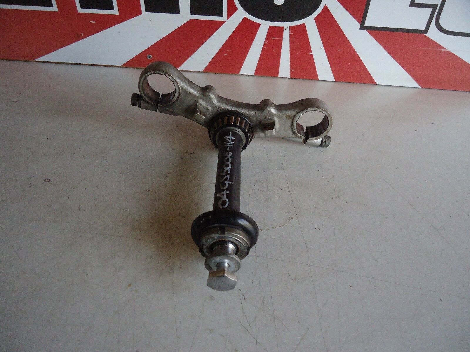 Suzuki GS500E Lower Fork Yoke