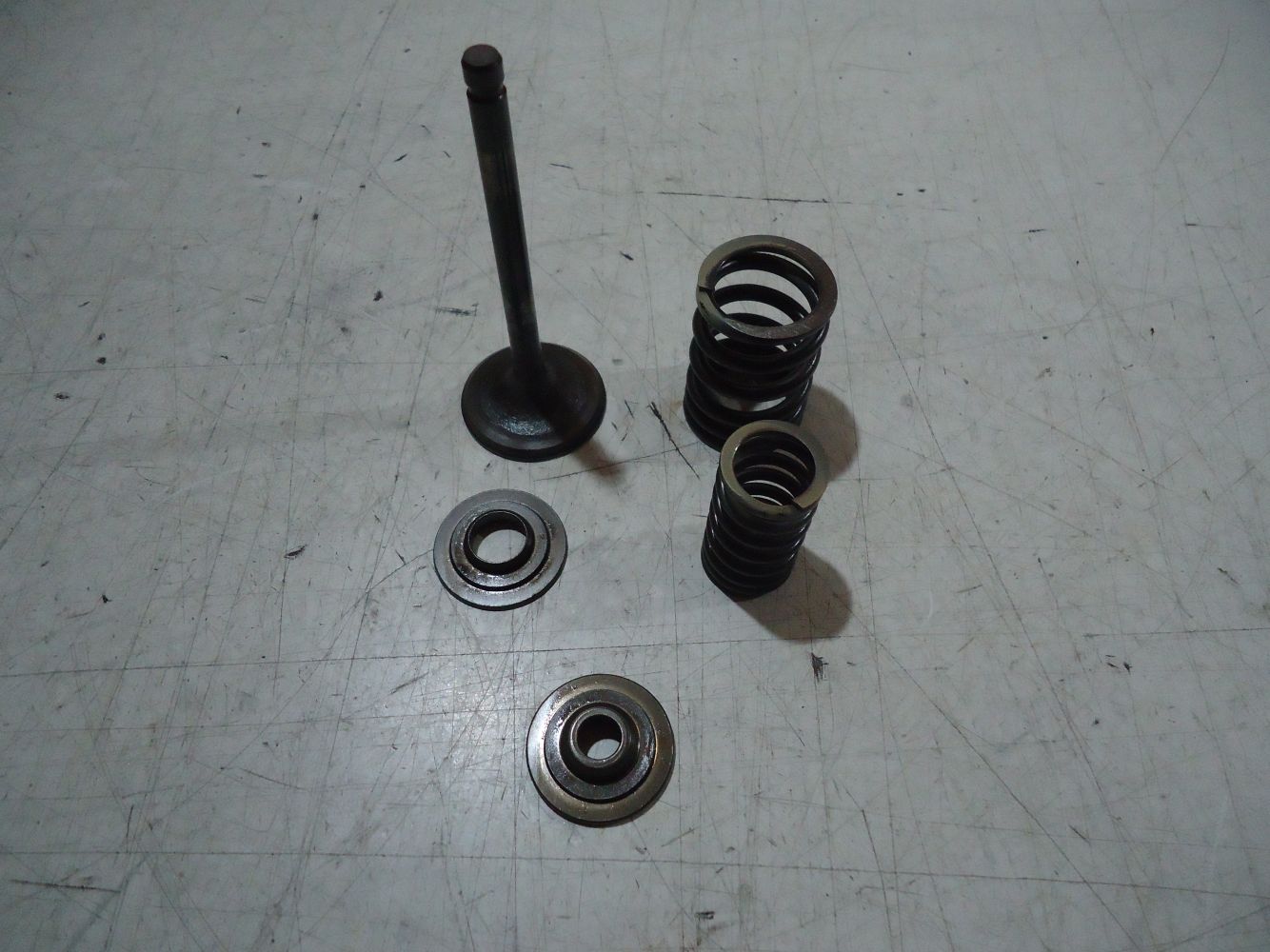 Yamaha XV500 Virago Engine Inlet Valve XV500 Valves