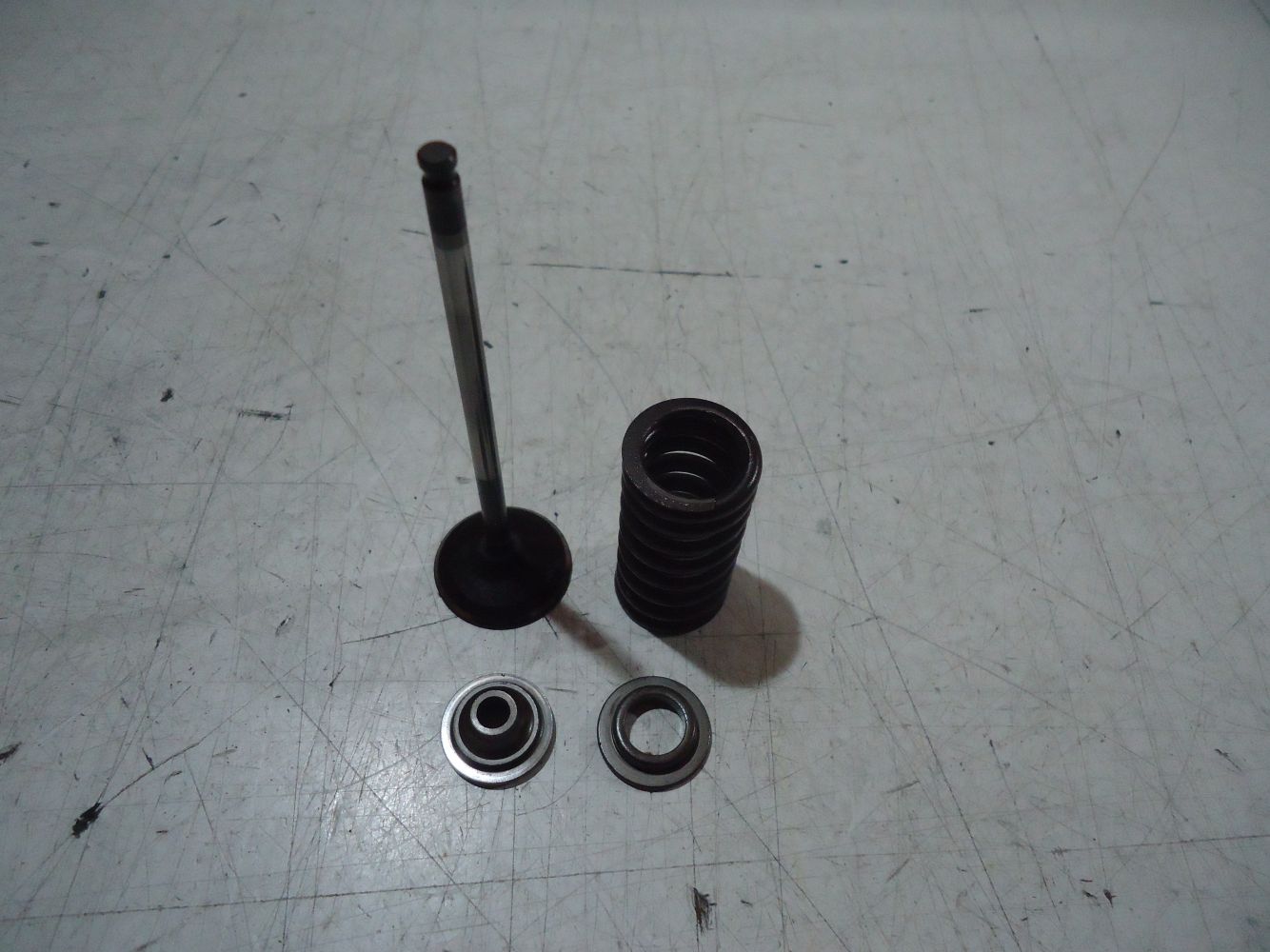 Suzuki GSXR750 Engine Inlet Valve GSX-R750 Valves