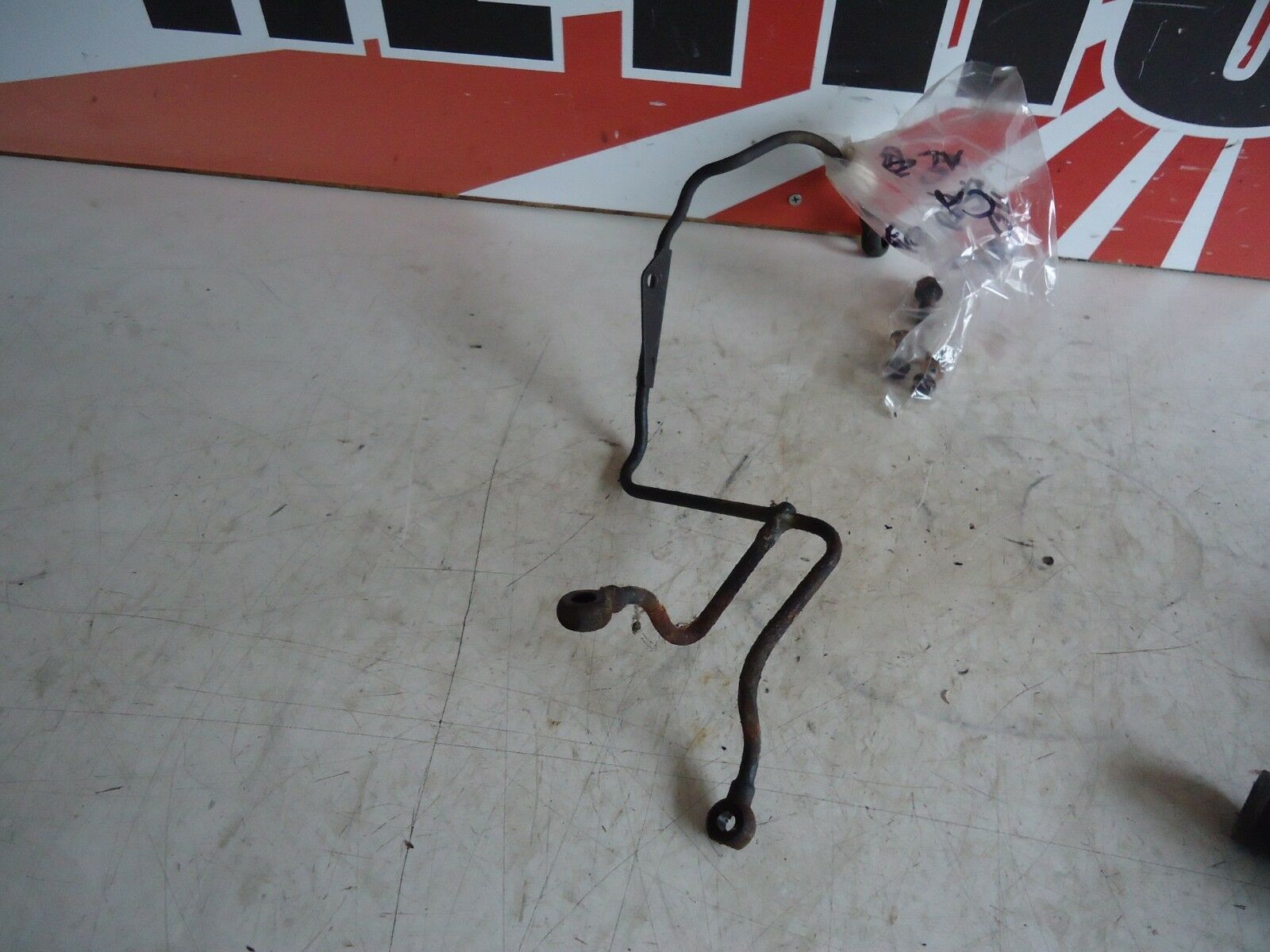 Honda VT500E Engine Cylinder Head Oil Feed Pipes 