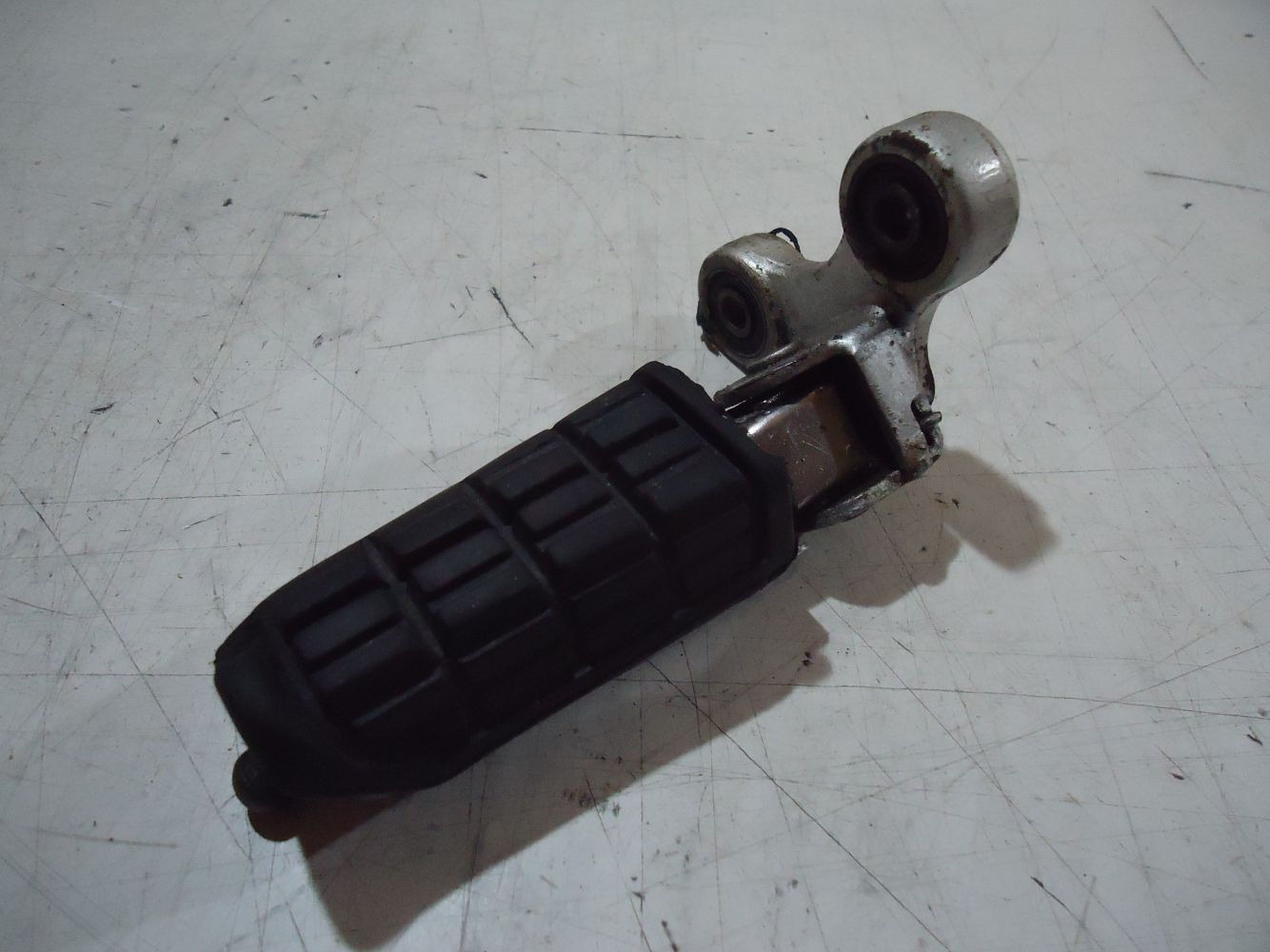 Yamaha FJ1200 L-H Front Footrest & Mount Bracket