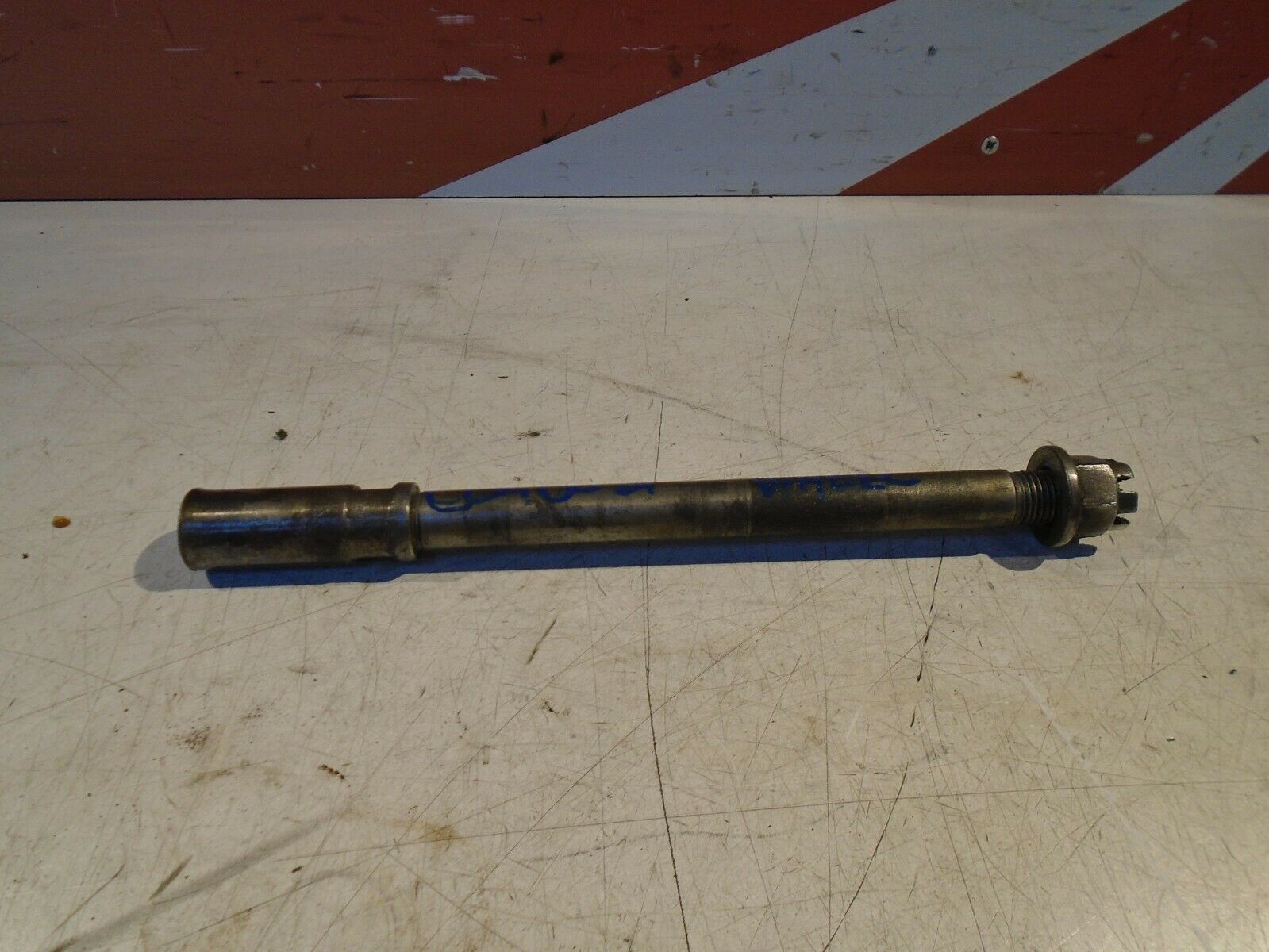 Honda CB400N Superdream Front Wheel Spindle Axle