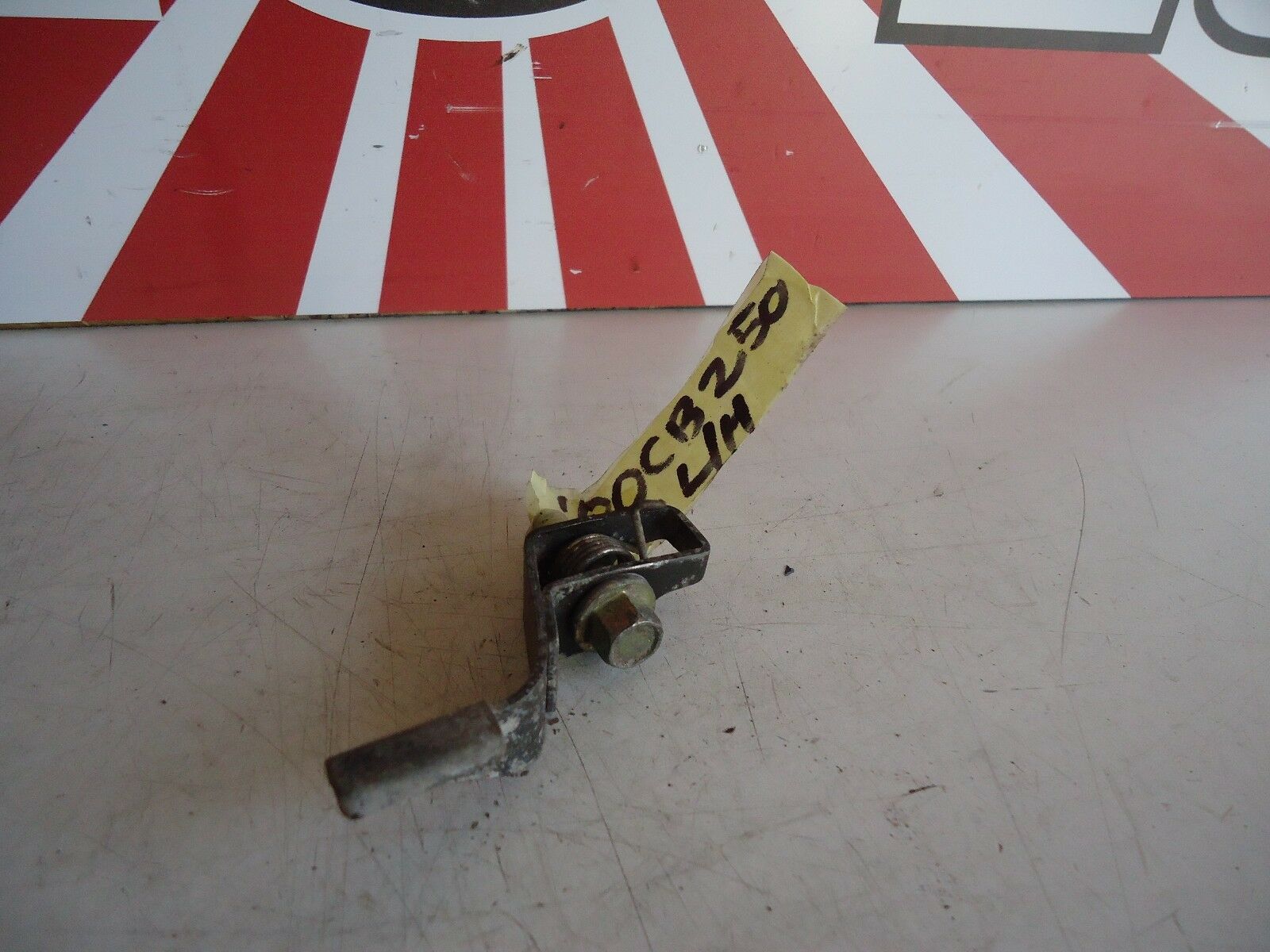 Honda CB250N Superdream Seat Latch