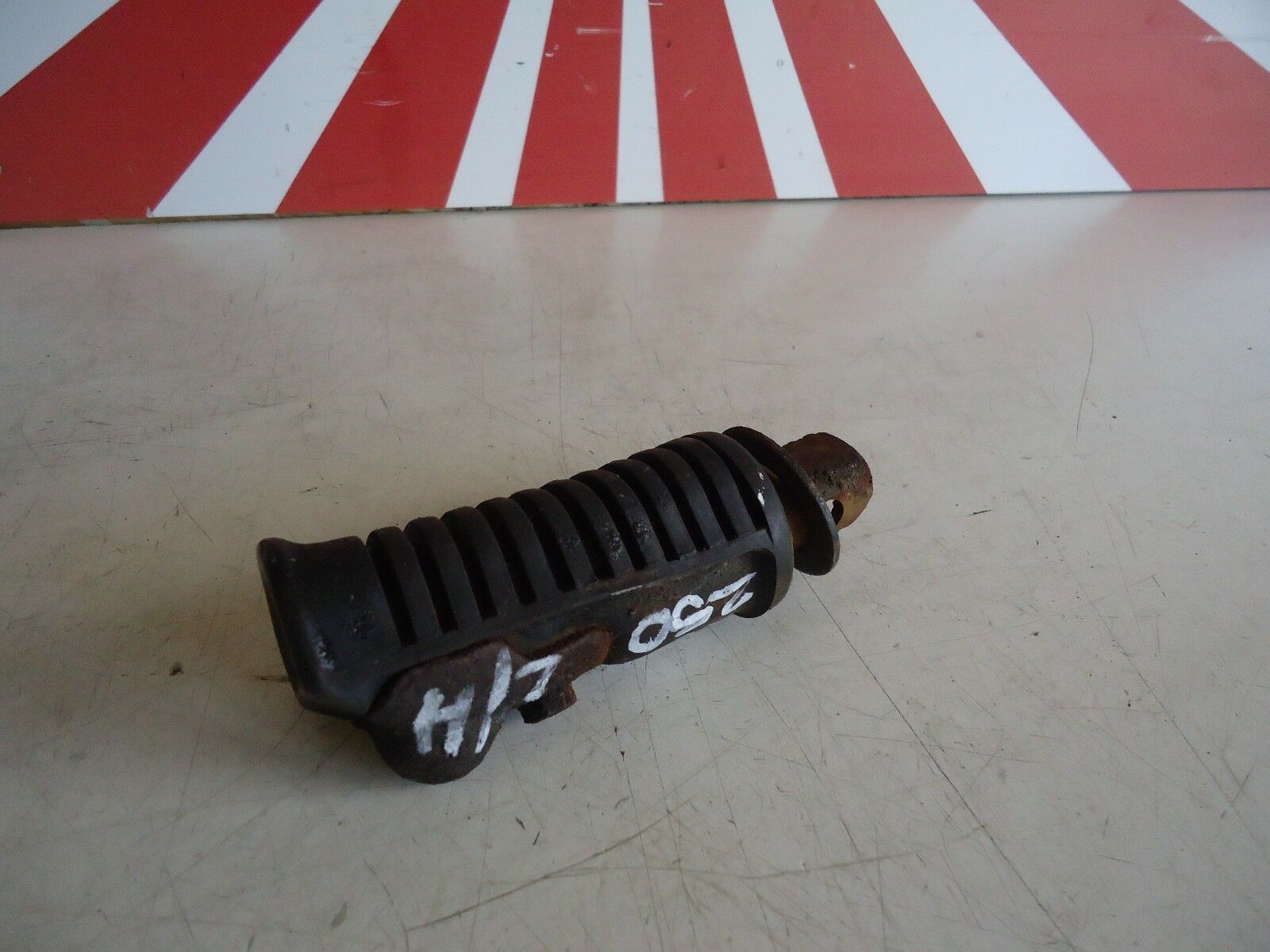 Honda CB250N Superdream Front Footrest