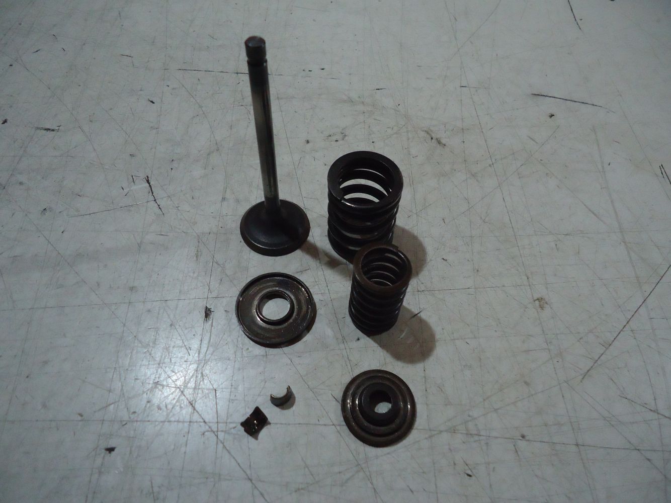 Yamaha XJ550 Seca Inlet Valve XJ550 Engine Valves