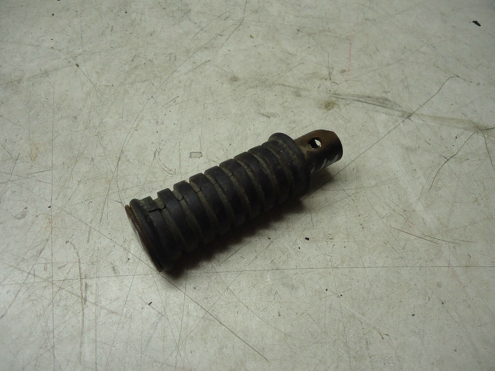 Yamaha SR125 Rear Footrest