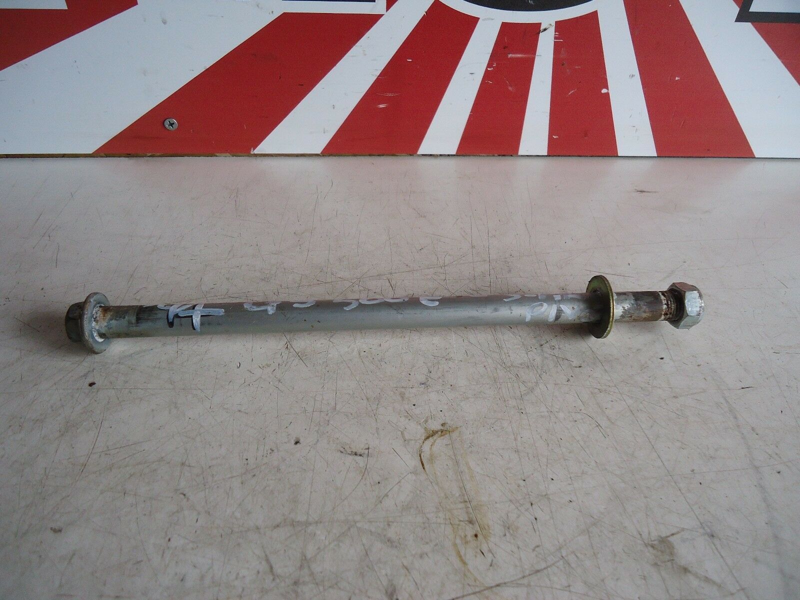 SUZUKI GS500E SWINGARM SPINDLE 1994 