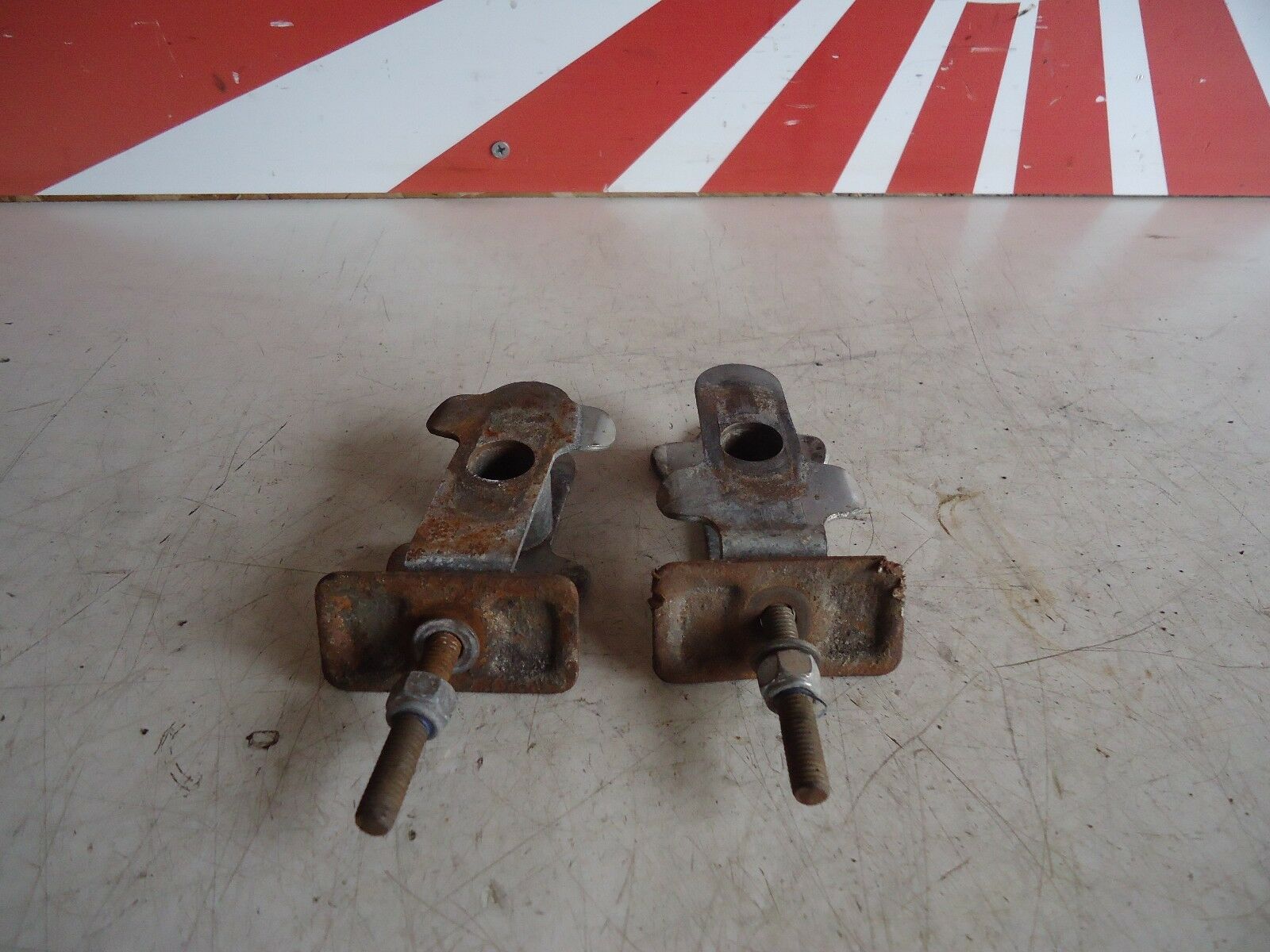 SUZUKI GS500E CHAIN ADJUSTERS 1994  