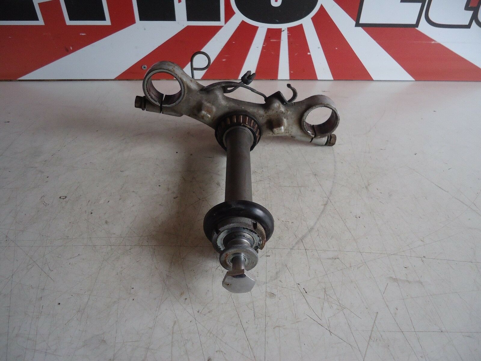 Suzuki GS500E Lower Fork Yoke