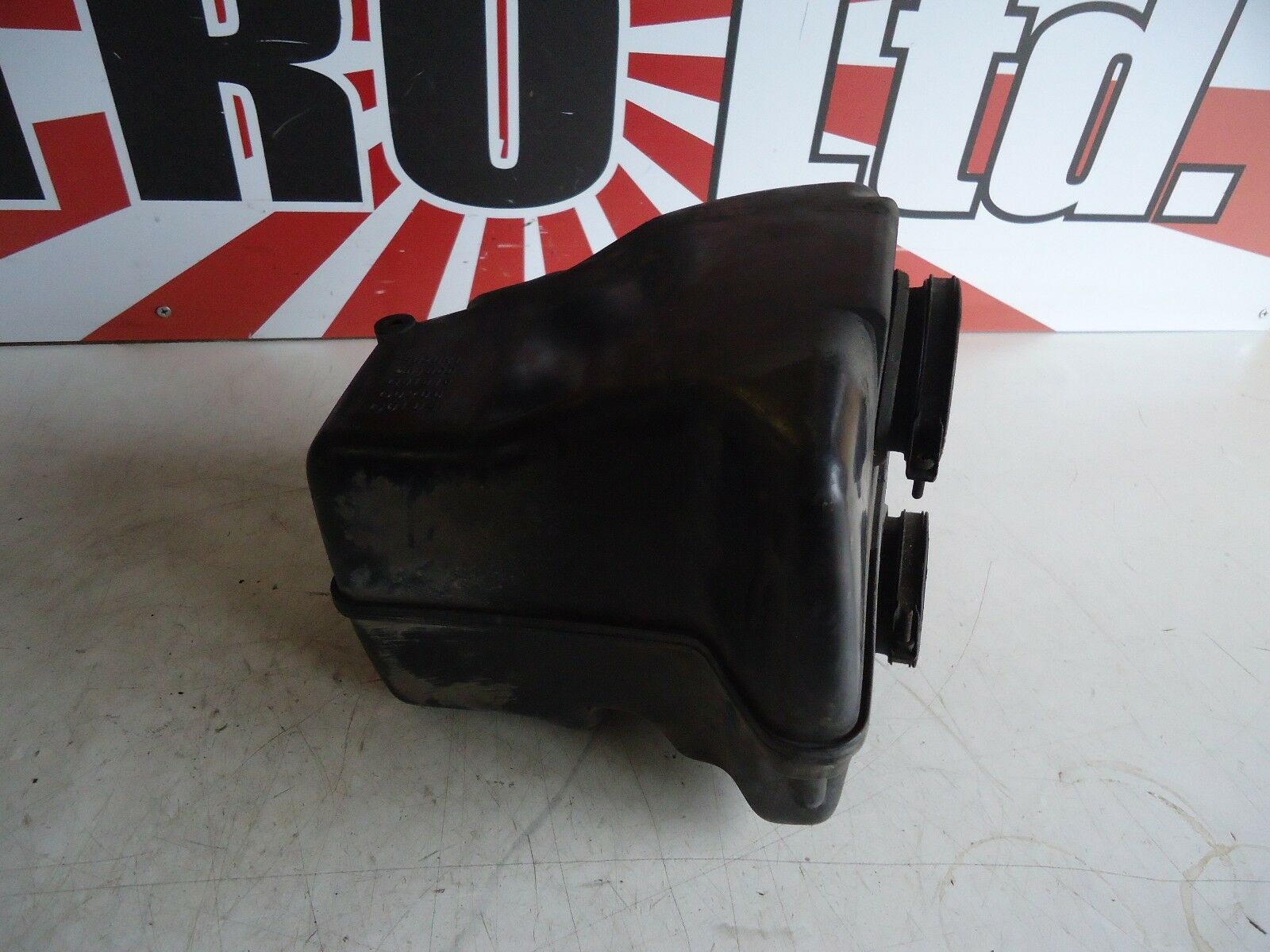 Suzuki GS500E Airbox