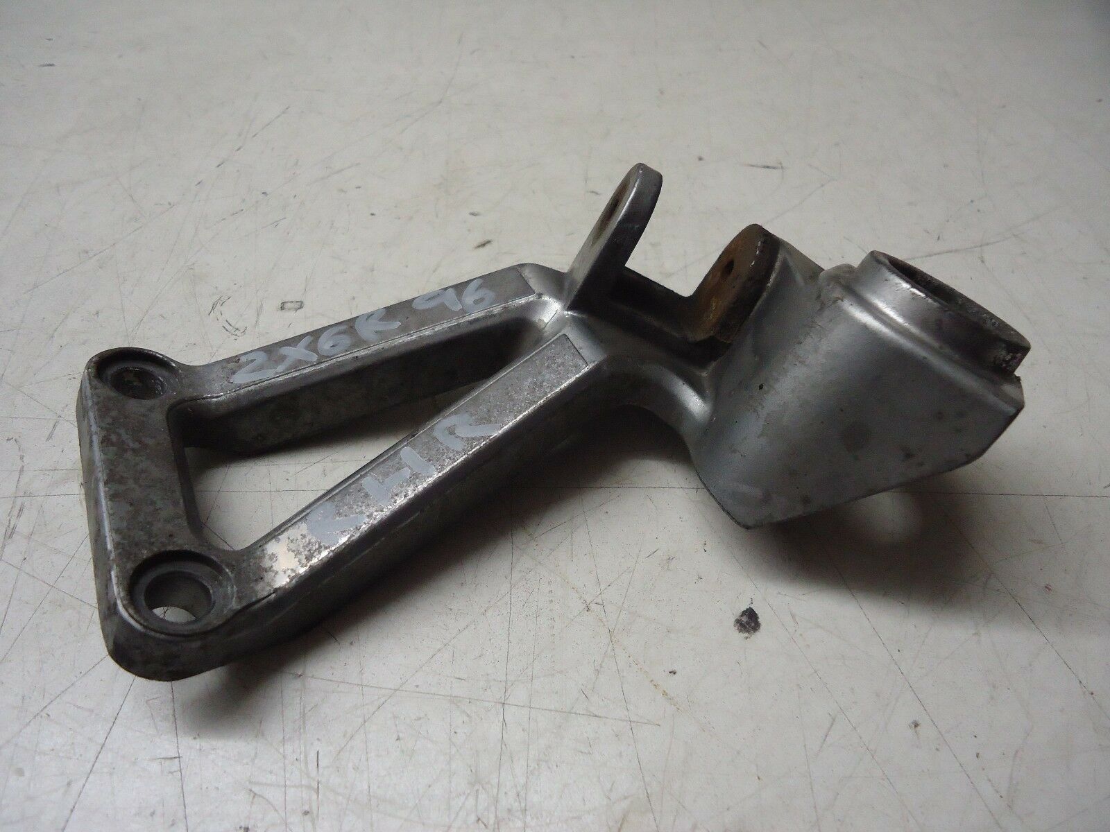 Kawasaki ZX6R Rear Footrest Hanger