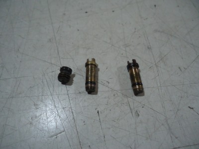 Suzuki GSX750E Engine Crankcase Oil Jets