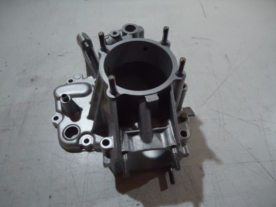 Kawasaki GT750 Engine Bevel Gear Housing Casing