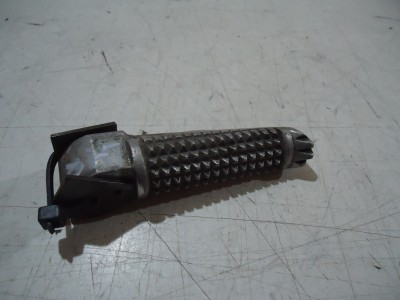 Yamaha FZS600 Fazer L-H Rear Footrest 