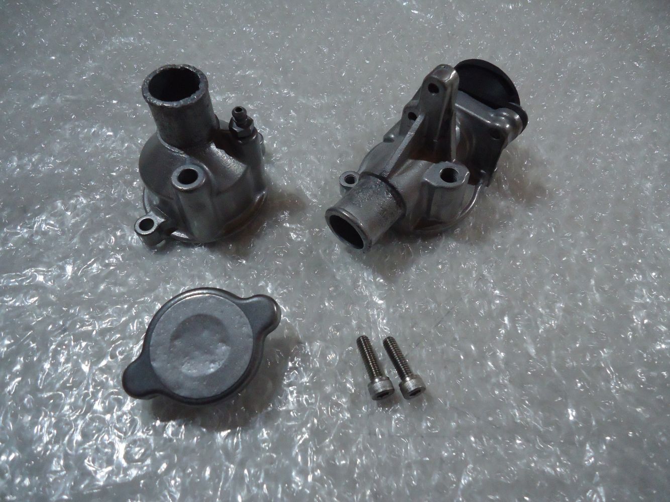 Kawasaki GPZ1000RX Thermostat Housing