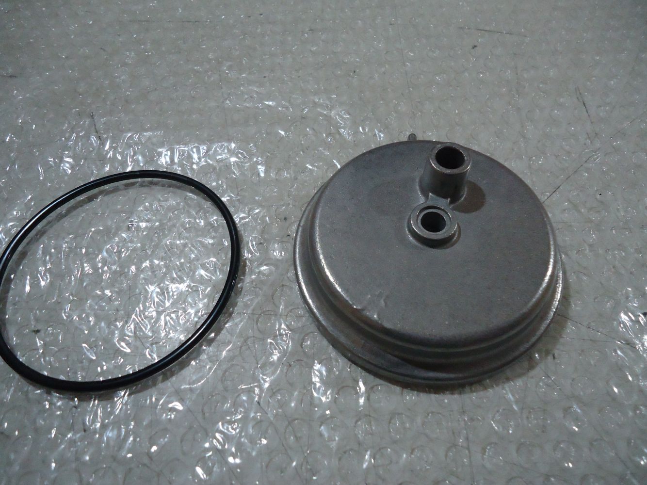 Kawasaki GT550 Engine Breather Cover