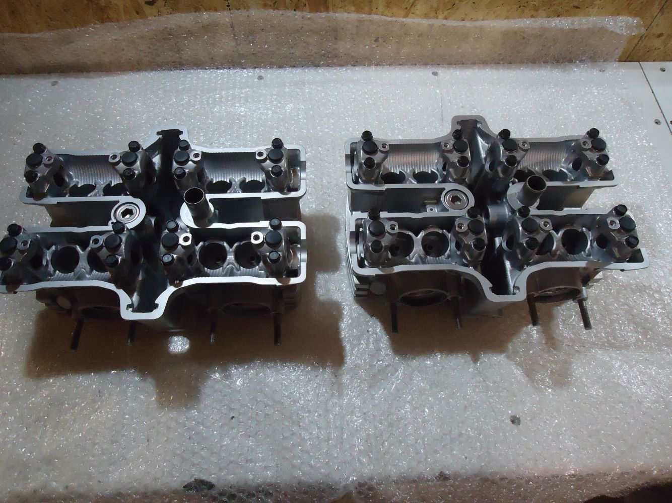 Yamaha VMax 1200 Engine Cylinder Heads V-Max Cylinder Head