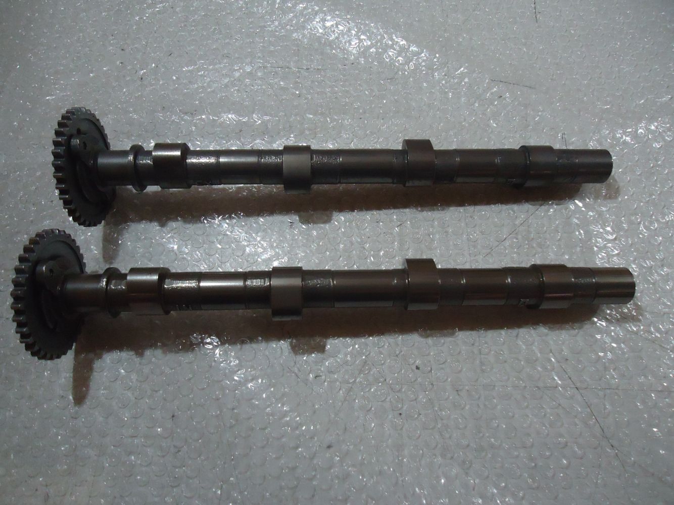Kawasaki GPZ1000RX Engine Camshafts GPZ1000 Inlet Exhaust Camshaft