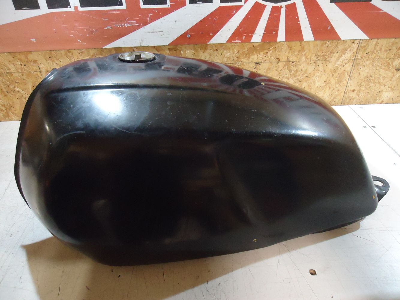 Suzuki GS850G Fuel Tank GS850 Petrol Tank
