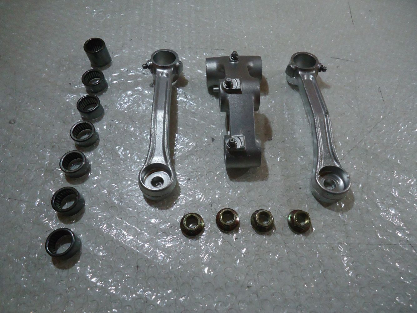 Kawasaki GPX750R Rear Shock Linkage & Arms GPX750