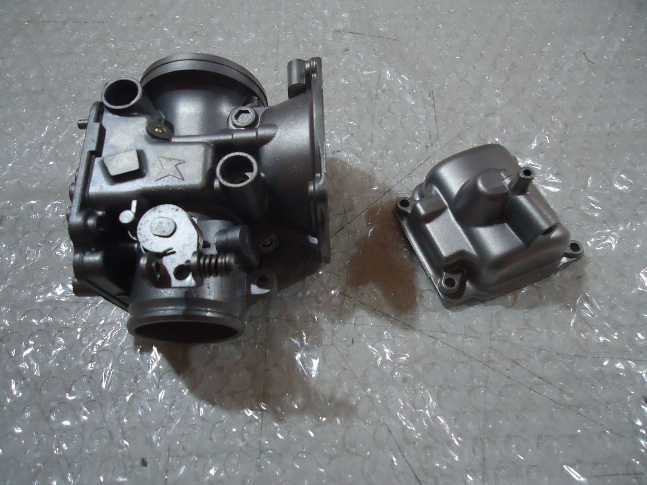 Honda CBX750F Carb Body 1 & Bowl CBX750 Carburettor Carbs