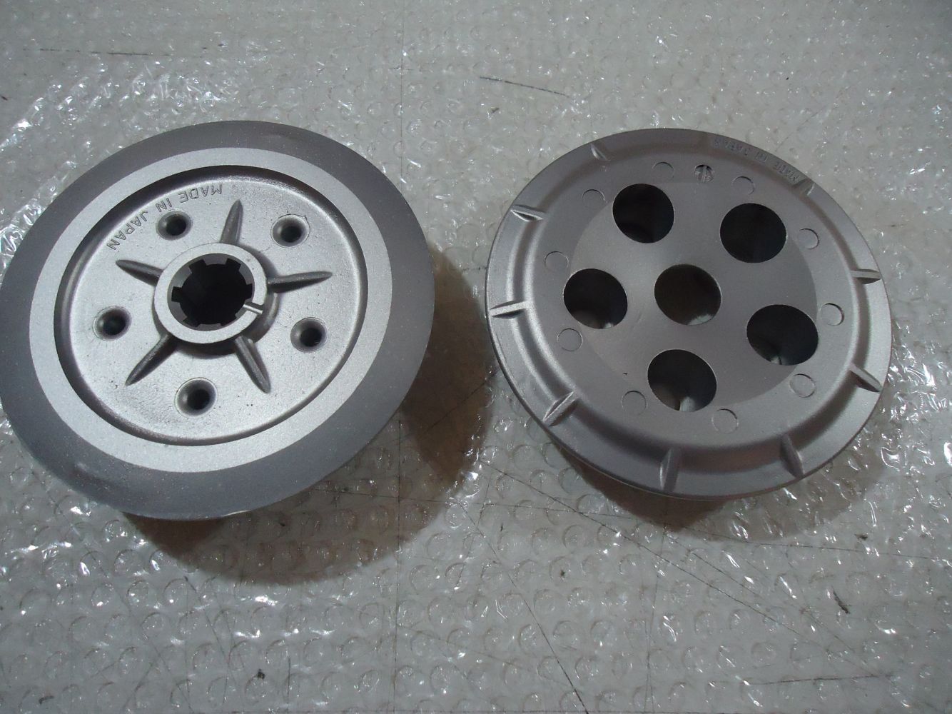 Kawasaki GPZ305 Engine Clutch Drum Boss & Pressure Plate 