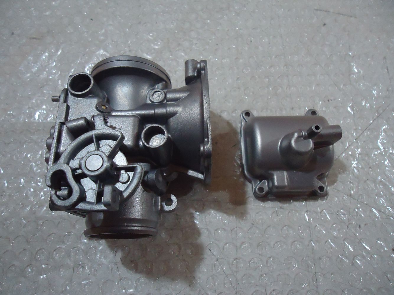 Honda CBX750F Carb Body 2 & Bowl CBX750 Carburettor Carbs
