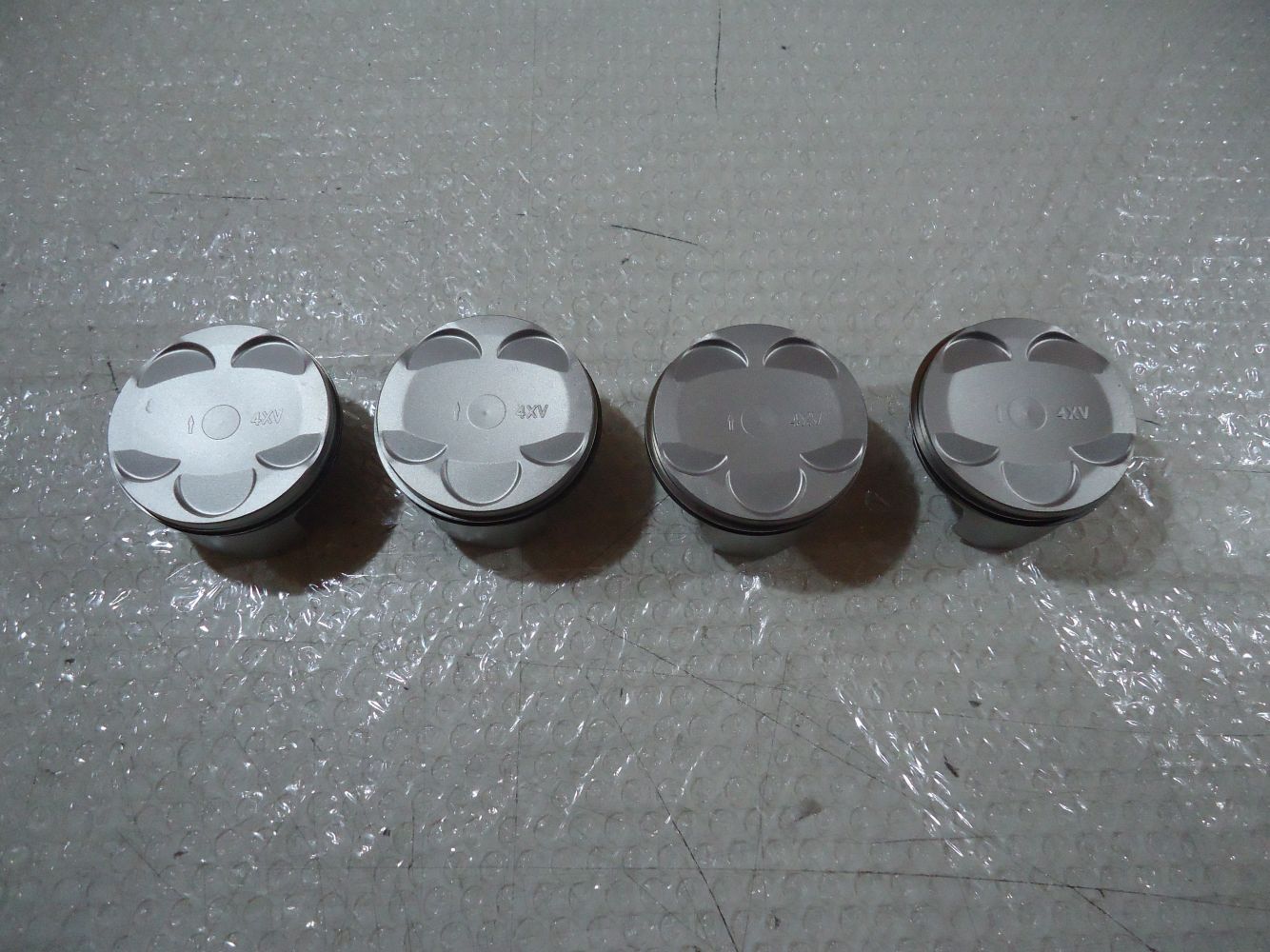 Yamaha R1 Pistons & Rings YZF-R1 Engine Piston