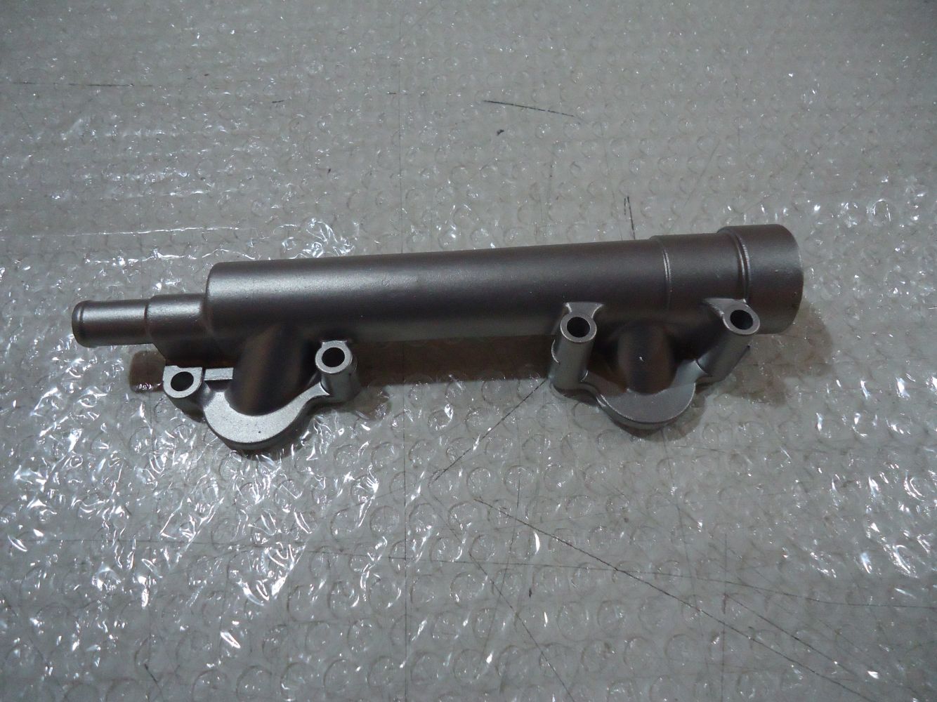 Yamaha YZF1000R Thunderace Engine Cylinder Barrels Water Pipe YZF1000