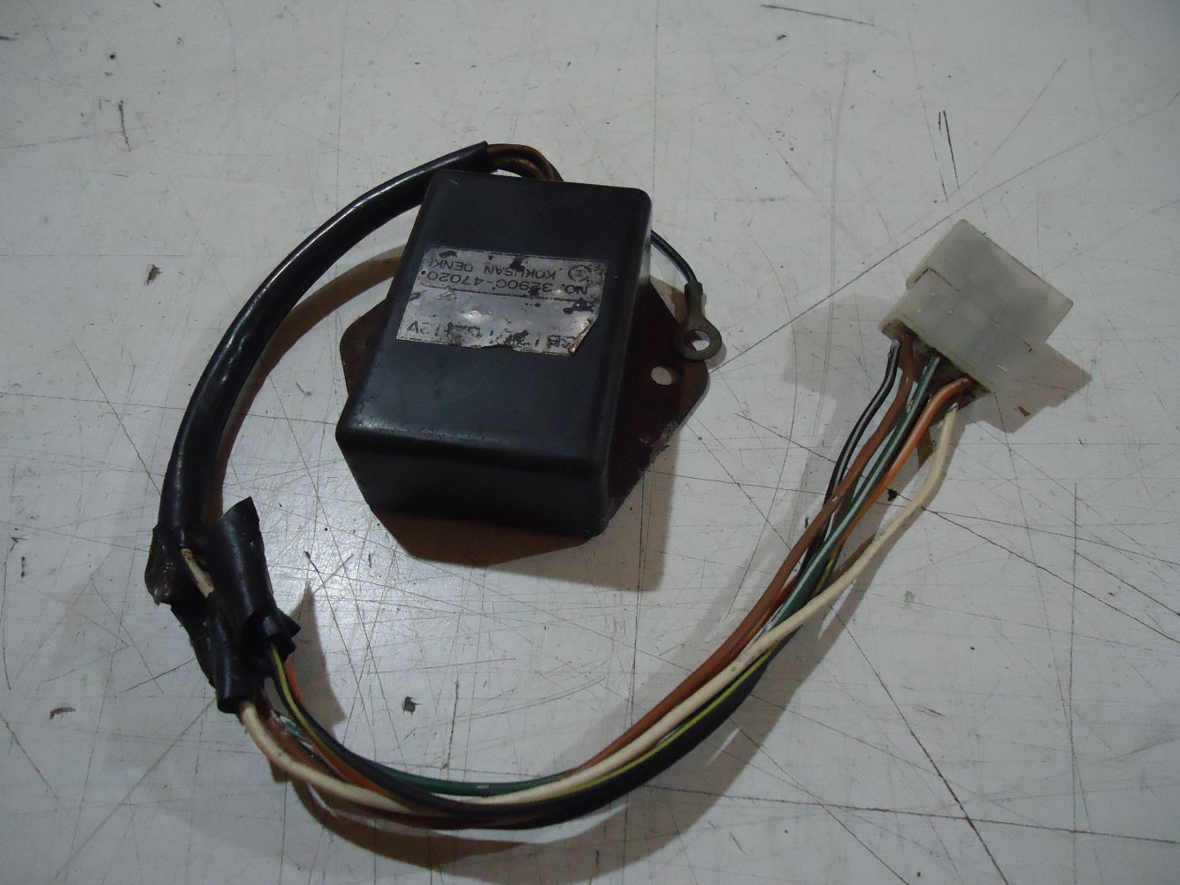Suzuki GS250T CDI Unit GS450L Igniter Box GSX400E CDI