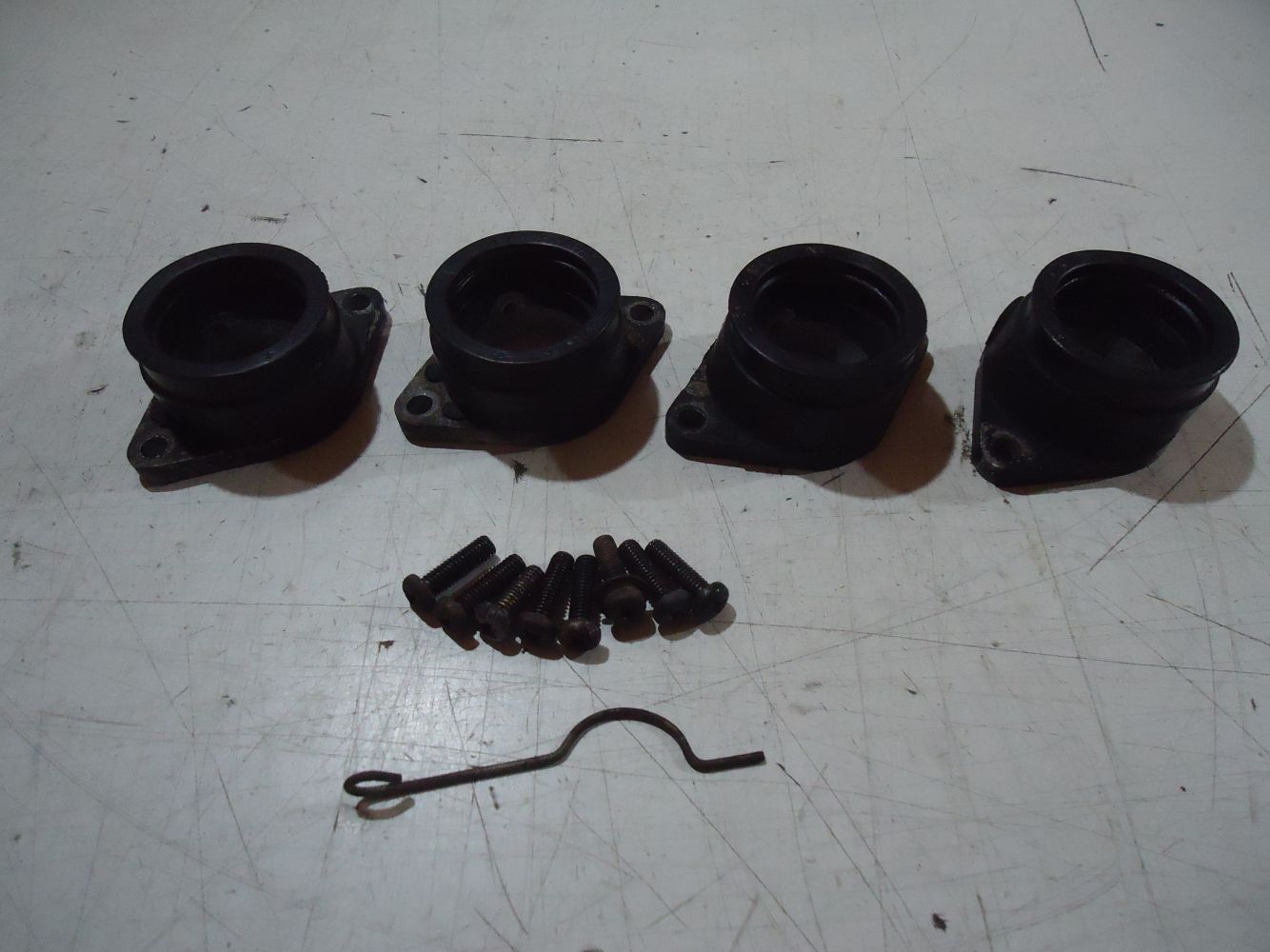 Suzuki GS850G Carb Inlet Manifold GS850