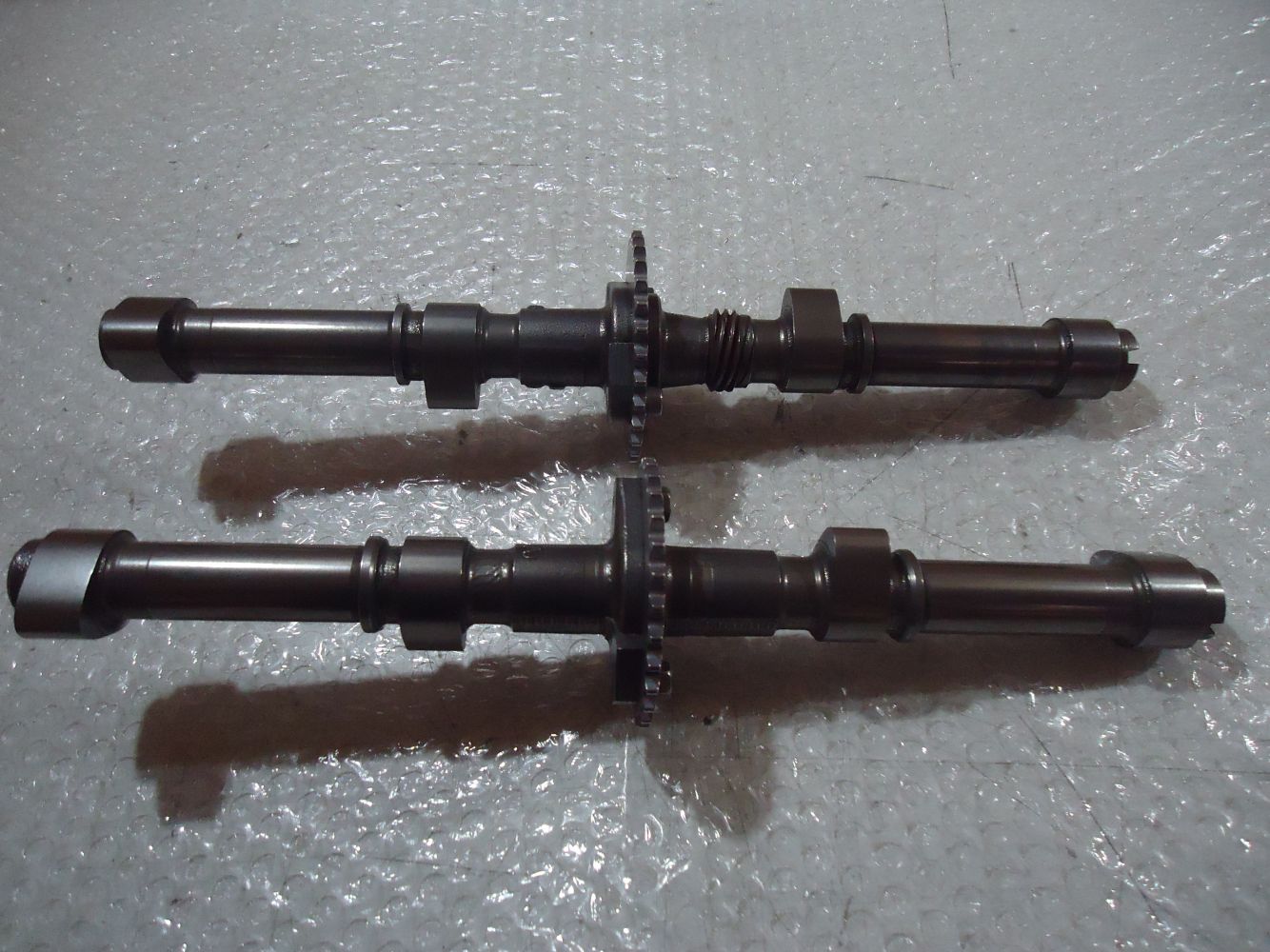 Suzuki GS850G Engine Camshafts GS850 Inlet Exhaust Camshaft