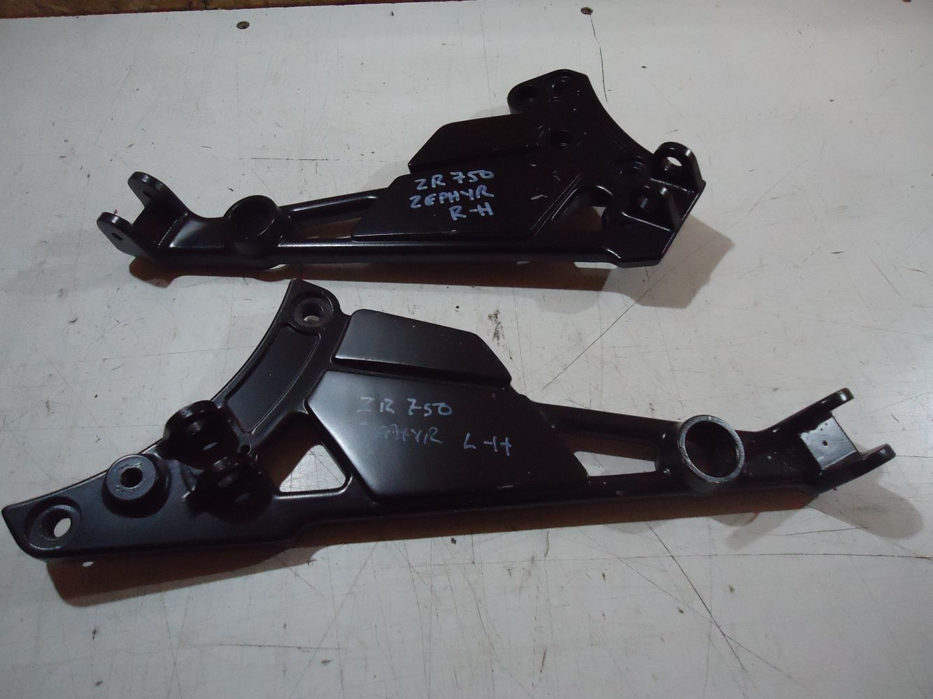 Kawasaki ZR750 Zephyr Footrest Hangers ZR 750 Footpeg Mount Hanger