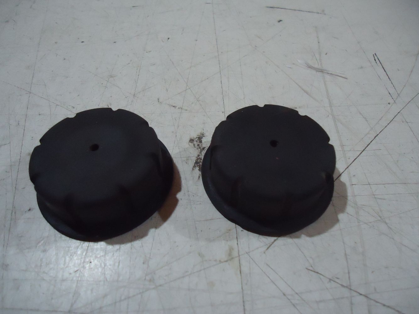 Kawasaki ZR750 Zephyr Front Fuel Tank Mount Rubbers 
