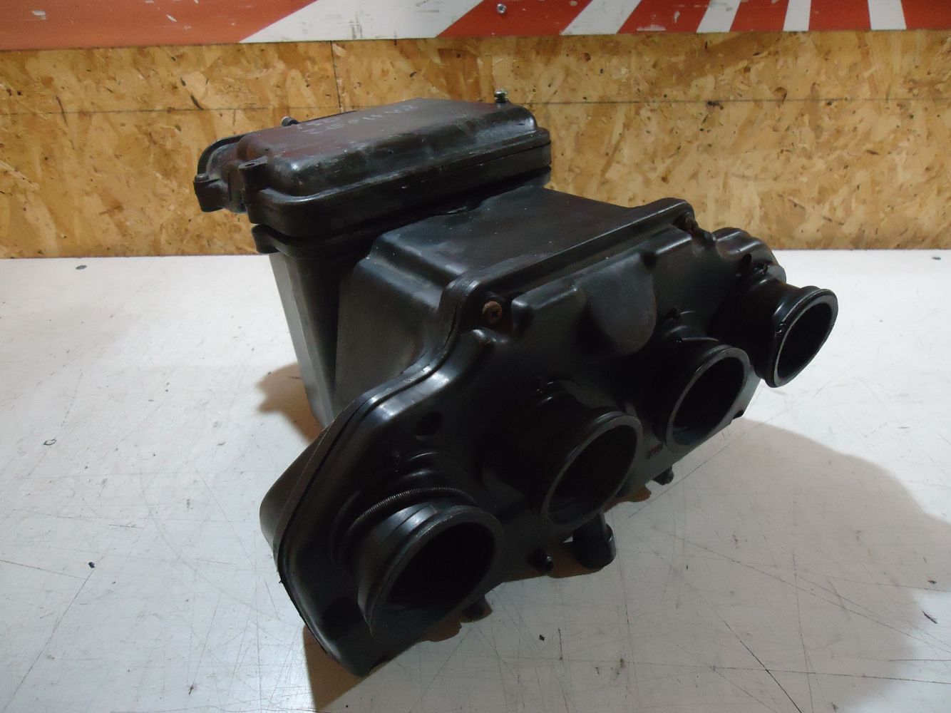 Kawasaki ZR750 Zephyr Airbox