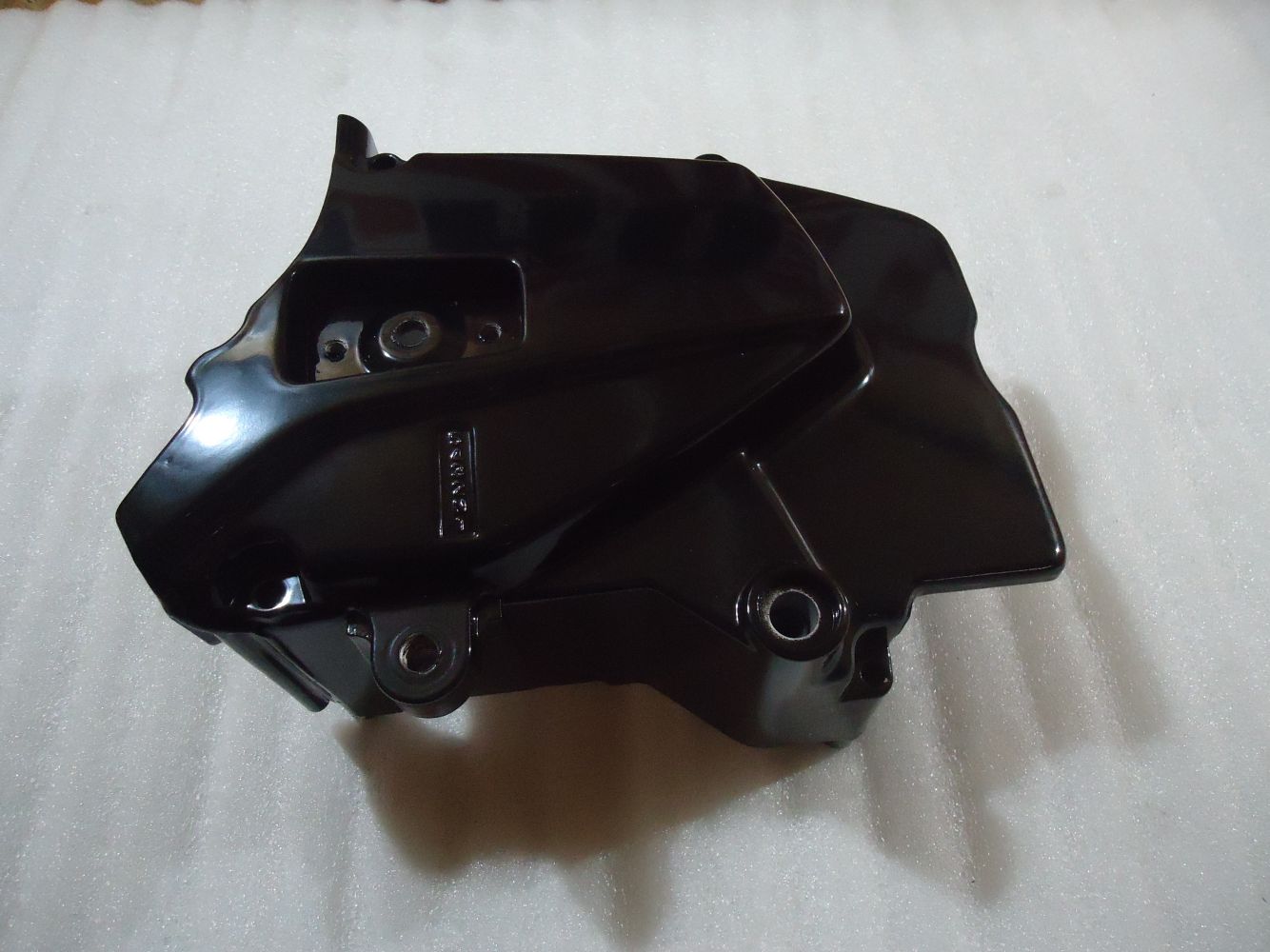 Kawasaki GPZ1100A Unitrak Engine Sprocket Cover Casing GPZ1100