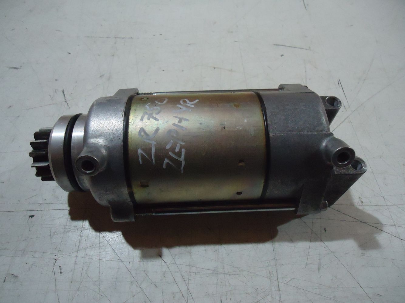 Kawasaki ZR750 Zephyr Engine Starter Motor ZR 750