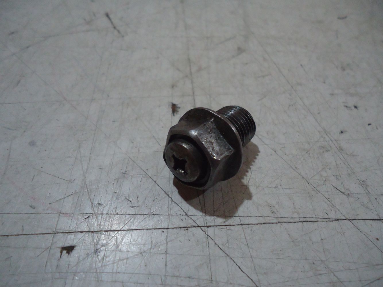 Yamaha YZF1000R Thunderace Engine Oil Drain Bolt YZF1000 Sump