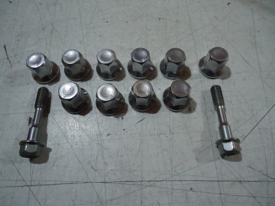 Kawasaki 750 Zephyr Engine Cylinder Head Nuts ZR750