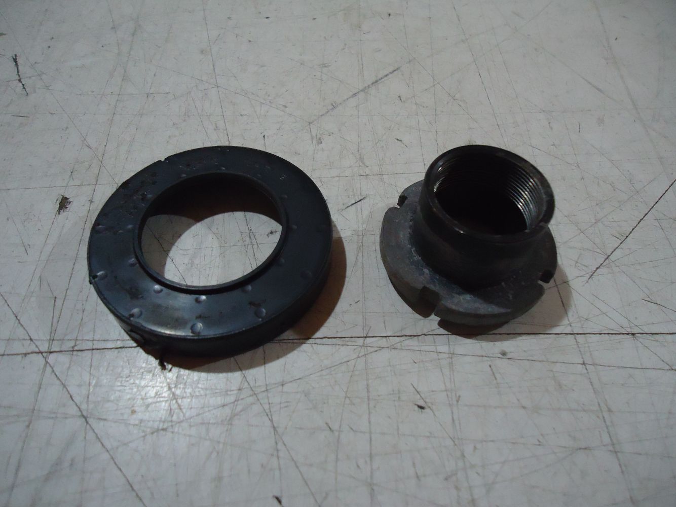 Suzuki GS850G Top Steering Bearing Lock Nut & Dust Seal GS850